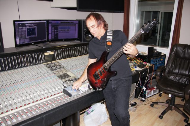 Handmade electric guitar. Built by William Gelvin, Gelvin Guitars